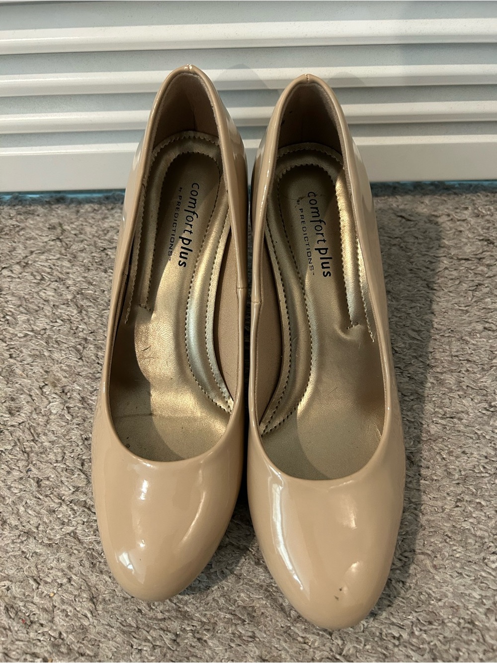 comfort plus by Predictions Beige Patent Round-Toe Pumps